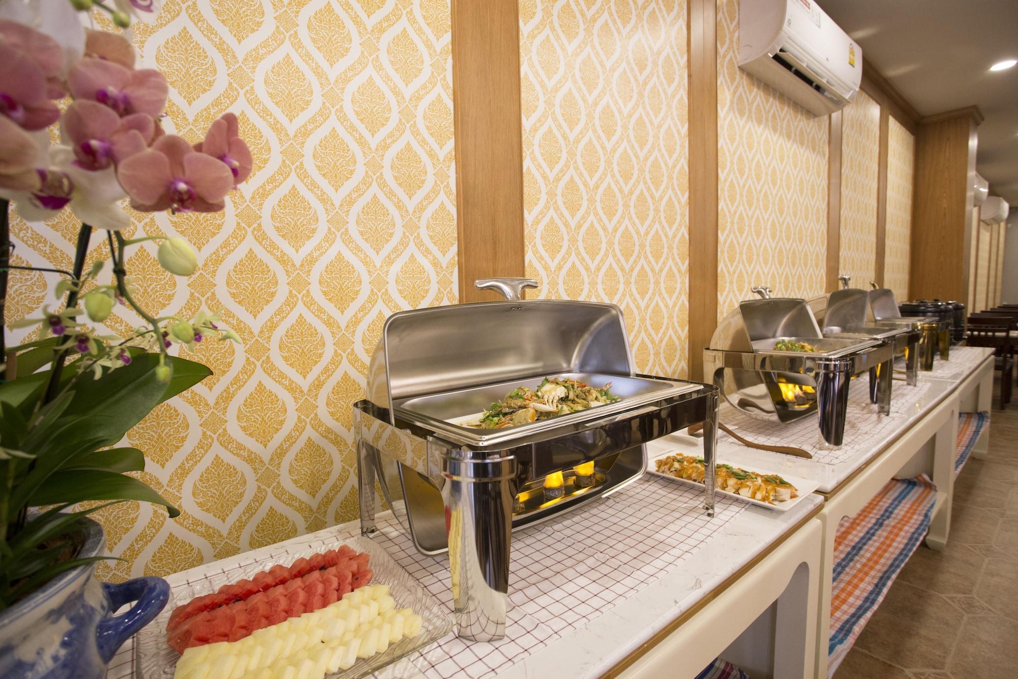J&Y Hotel Latphrao 35 Бангкок Экстерьер фото