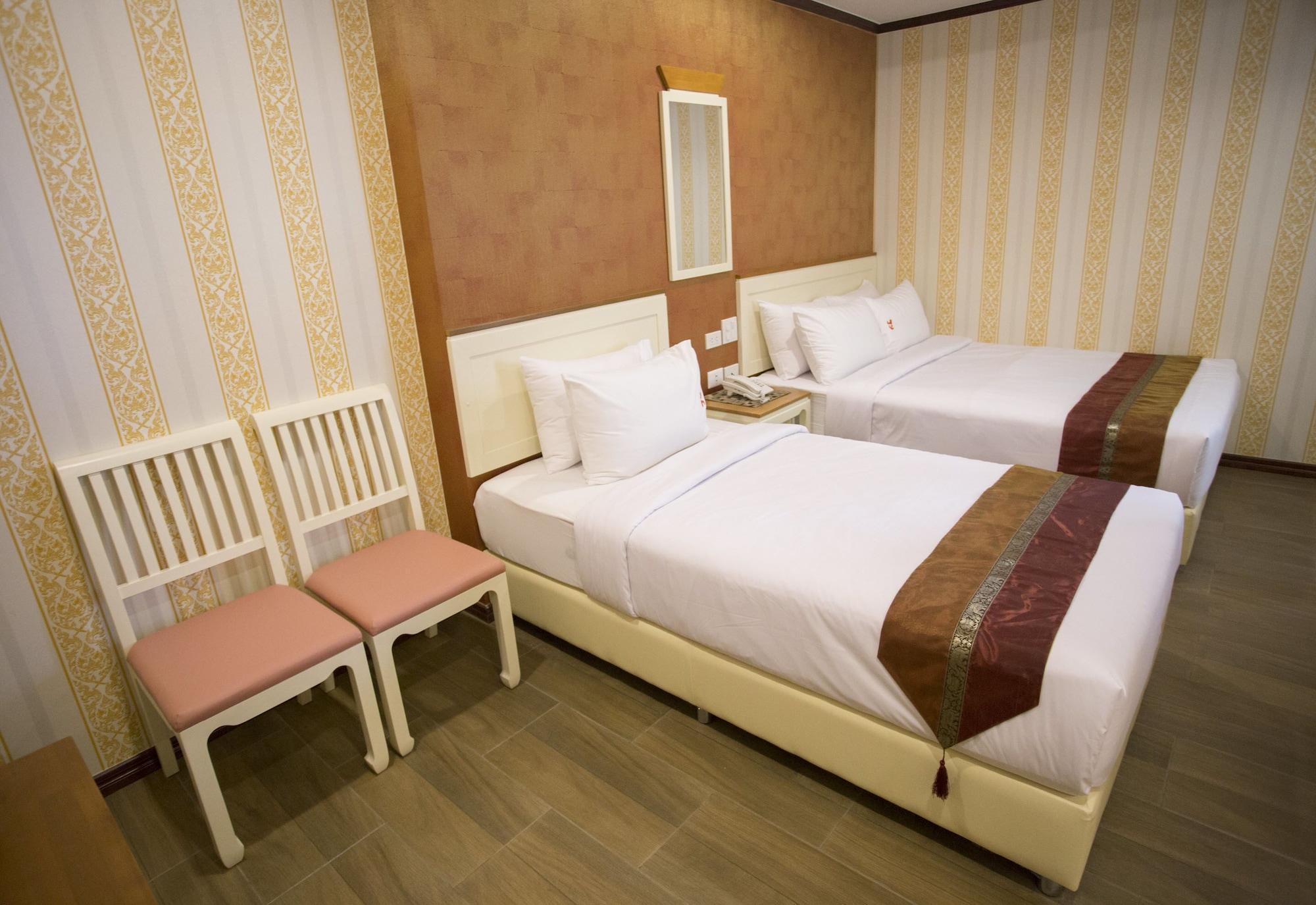 J&Y Hotel Latphrao 35 Бангкок Экстерьер фото