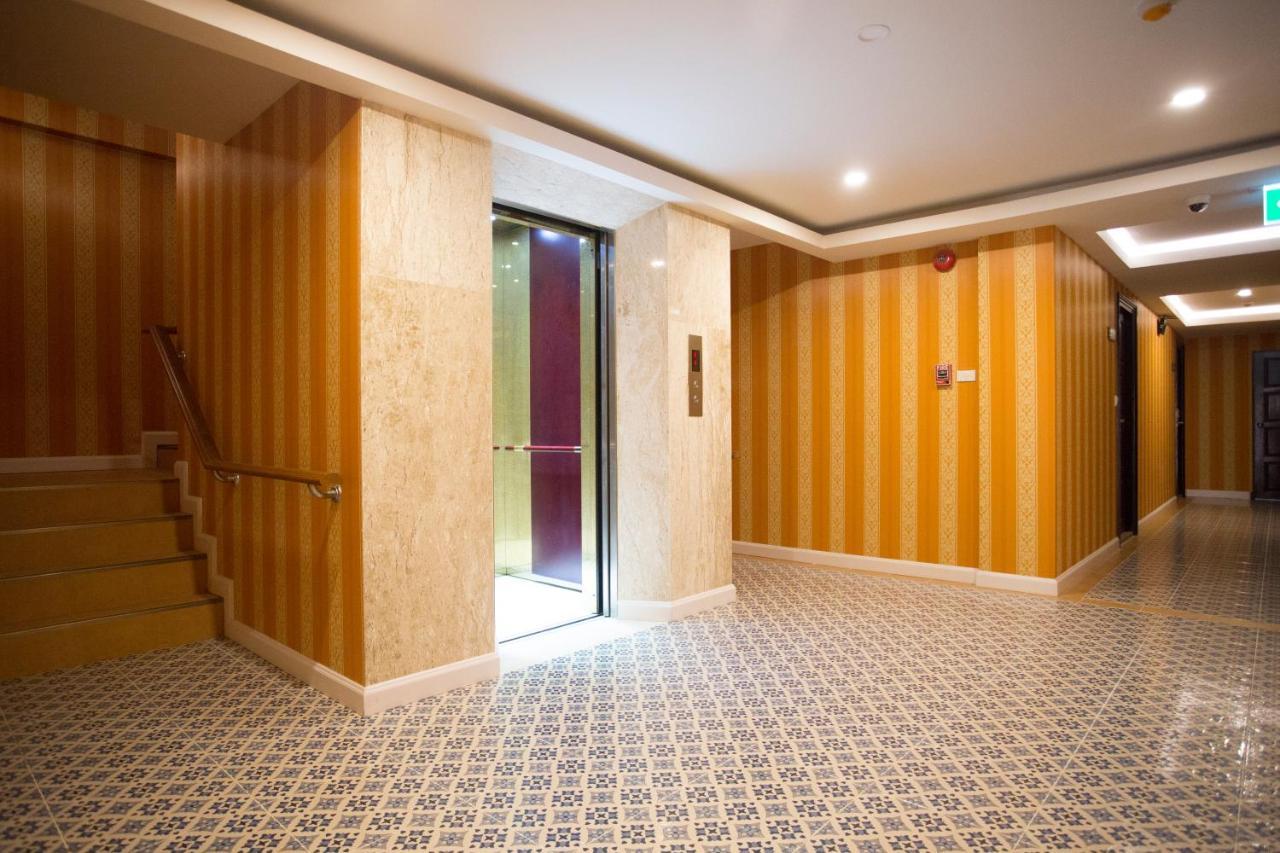 J&Y Hotel Latphrao 35 Бангкок Экстерьер фото