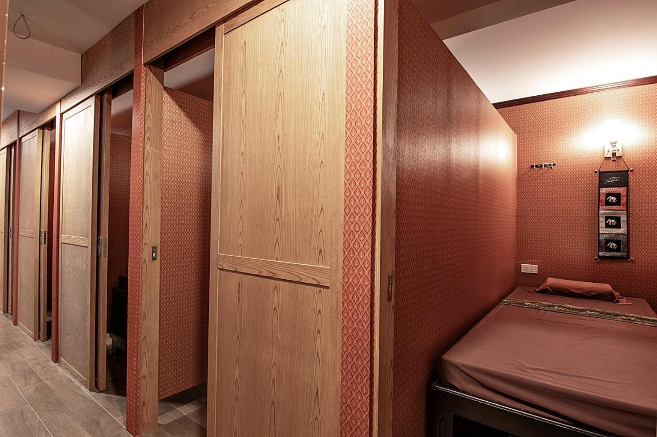 J&Y Hotel Latphrao 35 Бангкок Экстерьер фото