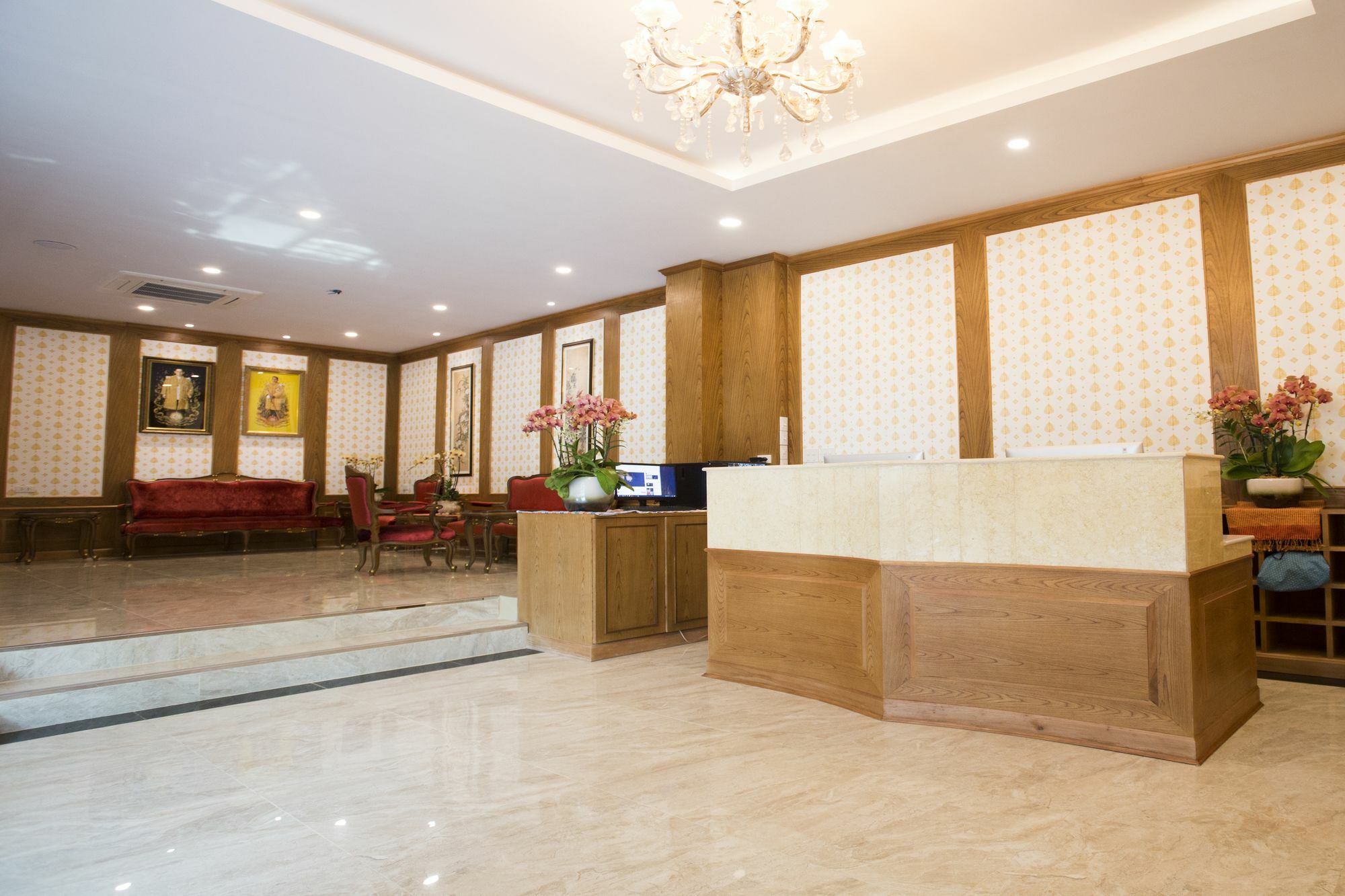 J&Y Hotel Latphrao 35 Бангкок Экстерьер фото