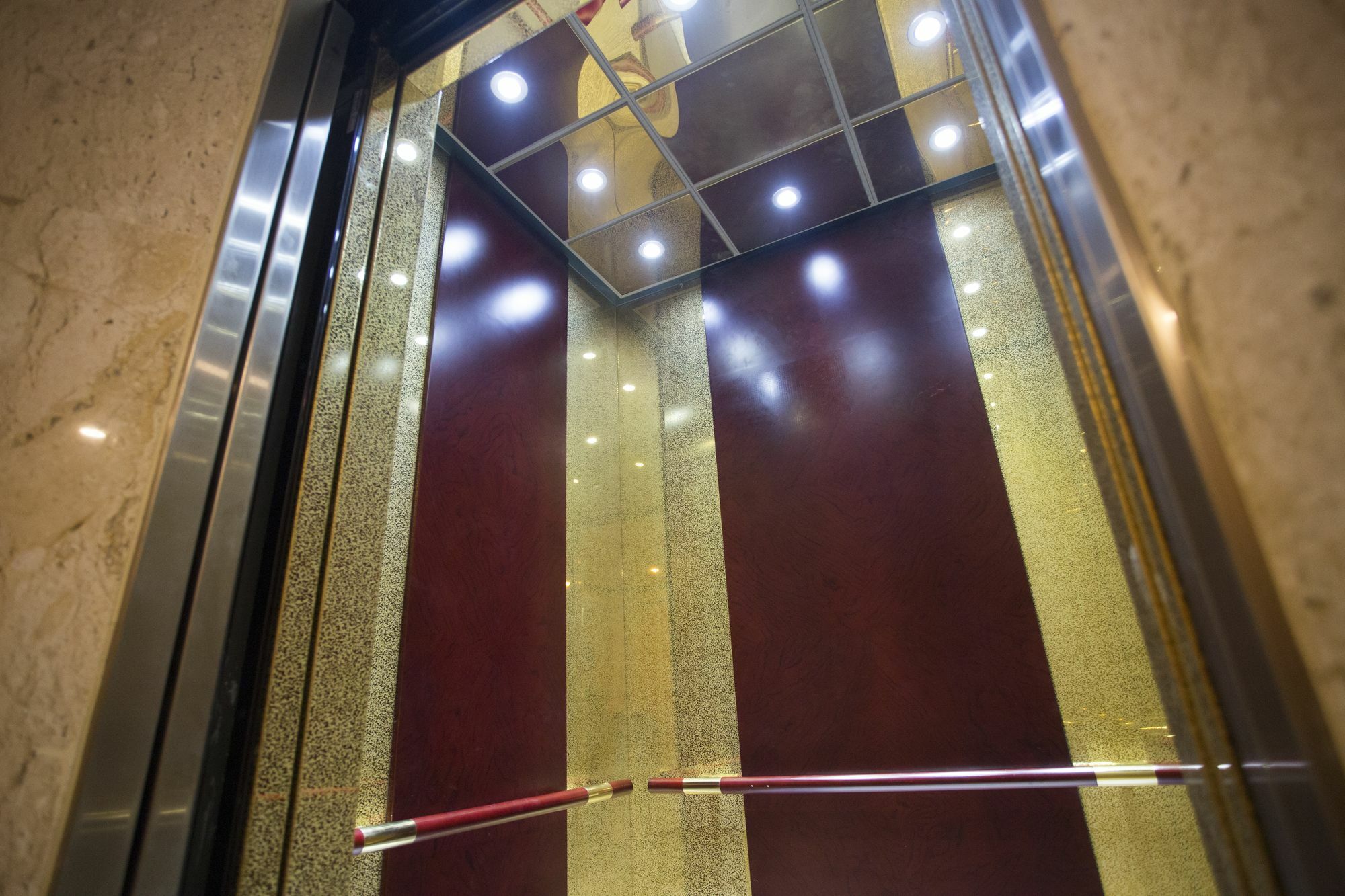 J&Y Hotel Latphrao 35 Бангкок Экстерьер фото