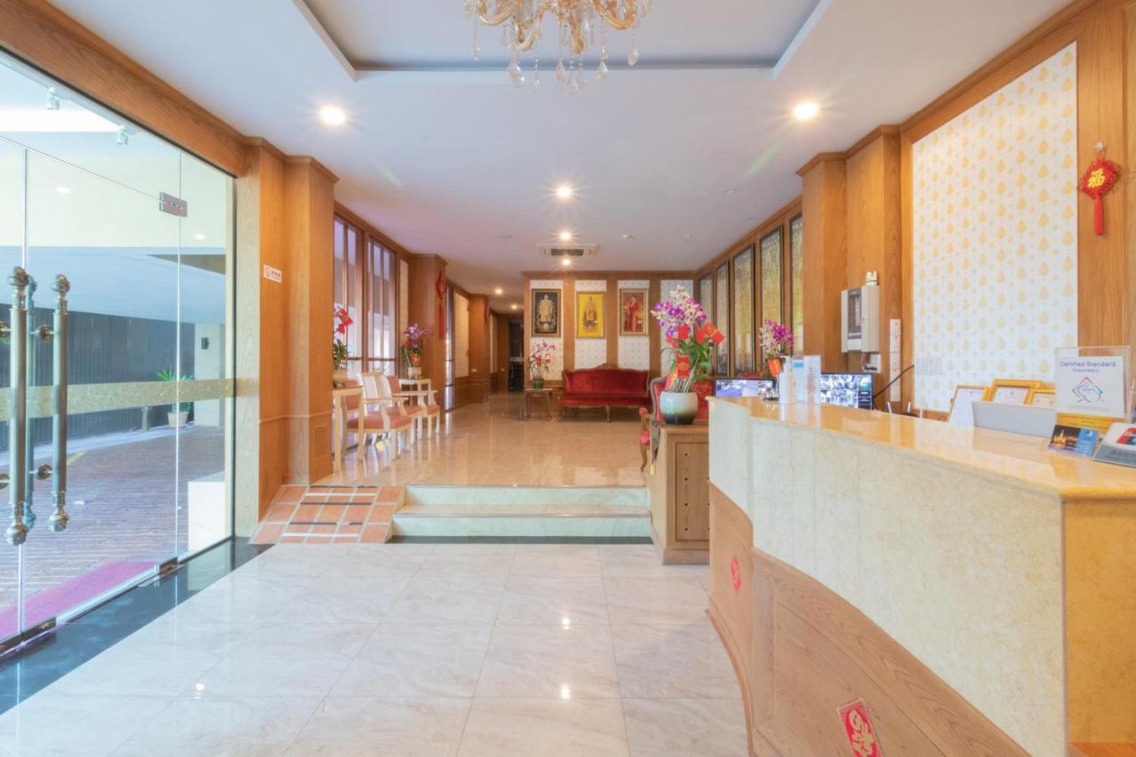 J&Y Hotel Latphrao 35 Бангкок Экстерьер фото